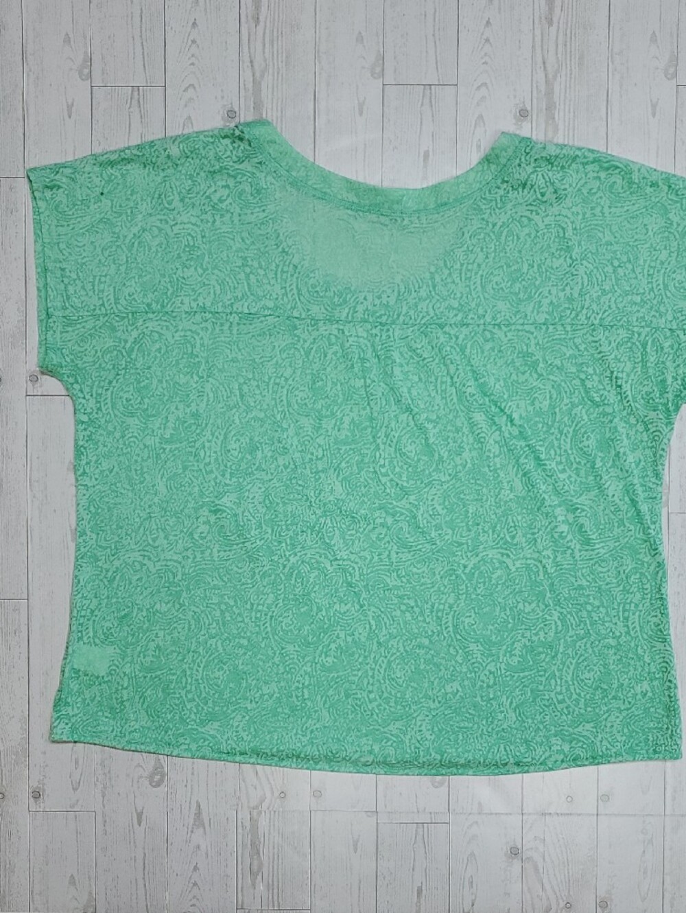 Liz Clairborne Burnout Green Paisley Short-Sleeve Top